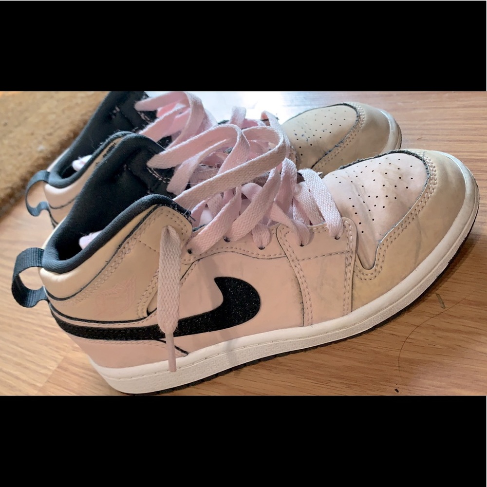 COPY - Jordan’s pink girls size 1 or boys